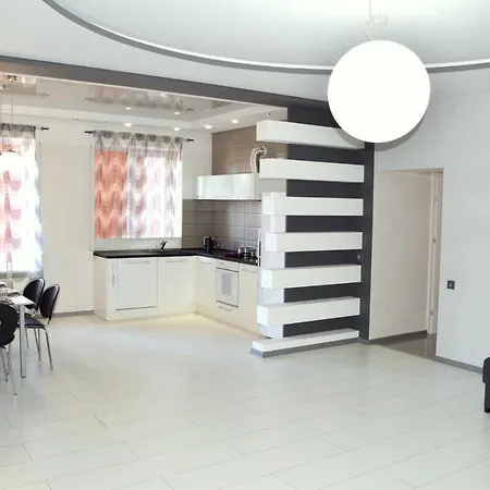 Apartament Arkadiya,160 M Three Bedrooms! Odessa