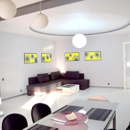 Arkadiya,160 M Three Bedrooms! אודסה